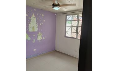 VENDO CASA EN PARQUES DE OVIEDO, HATO MONTAÑA