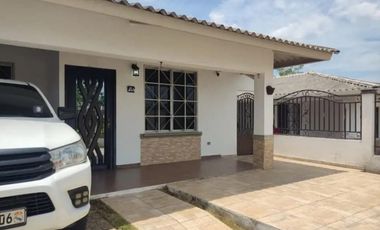 VENDO CASA EN PARQUES DE OVIEDO, HATO MONTAÑA