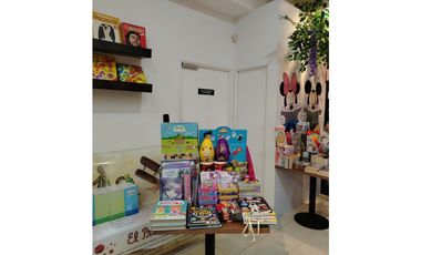 SE VENDE LOCAL EN ALBROOK, PASILLO DEL DELFN