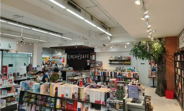 SE VENDE LOCAL EN ALBROOK, PASILLO DEL DELFN