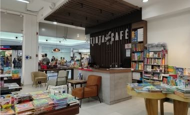 SE VENDE LOCAL EN ALBROOK, PASILLO DEL DELFN