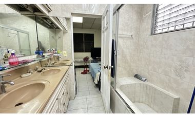 Se vende casa en Avenida Balboa, Bella Vista