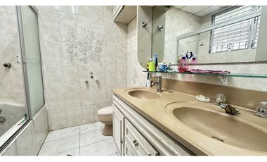 Se vende casa en Avenida Balboa, Bella Vista