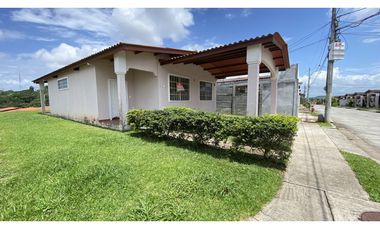 CASA EN VENTA EN BRISAS DEL GOLF, ARRAIJN(JL)