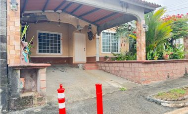 CASA EN ALQUILER EN URBANIZACION MONTELIMAR LA CHORRERA