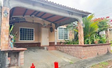 CASA EN ALQUILER EN URBANIZACION MONTELIMAR LA CHORRERA