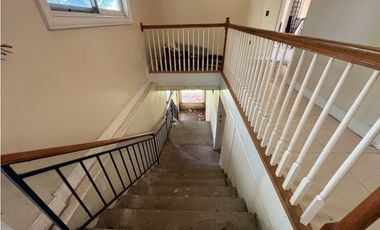 Venta – Propiedad con 2 Casas + Vista al Lago en Las Cumbres