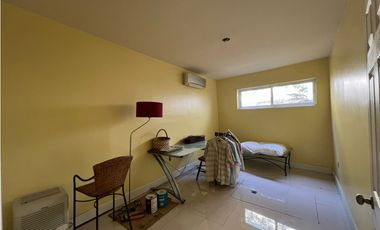 Venta – Propiedad con 2 Casas + Vista al Lago en Las Cumbres