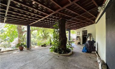 Venta – Propiedad con 2 Casas + Vista al Lago en Las Cumbres