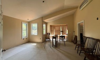 Venta – Propiedad con 2 Casas + Vista al Lago en Las Cumbres