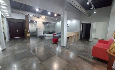 Se vende oficina Chalet en Los ngeles Betania 303 m2 JS