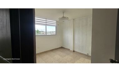 Vendo apartamento en San Antony Hills 3 habitaciones vacio
