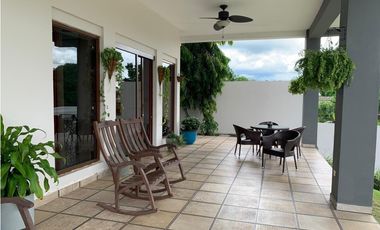 VENDO CASA RESIDENCIAL - LA CHORRERA SECTOR SANTA CLARA