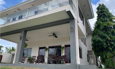 VENDO CASA RESIDENCIAL - LA CHORRERA SECTOR SANTA CLARA