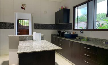 VENDO CASA RESIDENCIAL - LA CHORRERA SECTOR SANTA CLARA