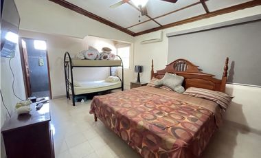 Venta de Casa con Dos Residencias Independientes en Betania, Panama