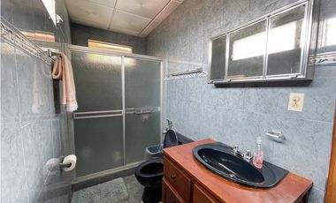 Venta de Casa con Dos Residencias Independientes en Betania, Panama