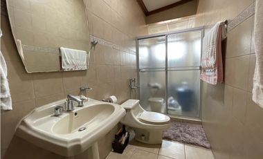 Venta de Casa con Dos Residencias Independientes en Betania, Panama