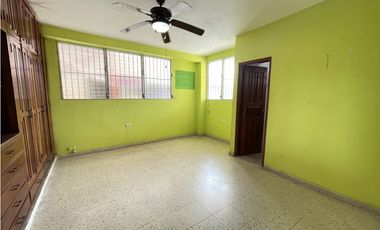 Venta de Casa con Dos Residencias Independientes en Betania, Panama
