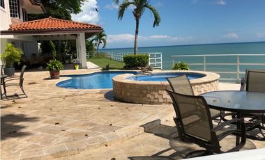 Venta de casa de playa en Costa Esmeralda, San Carlos, Panamá