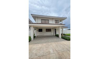 CASAS UNIFAMILIARES EN PASEO DEL NORTE