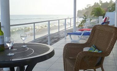 Venta de Casa Frente al mar en Playa Corona, San Carlos