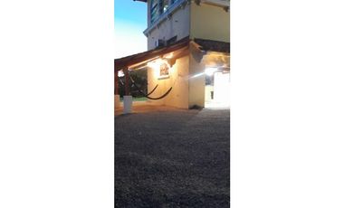 Casa con vista al canal de Panamá