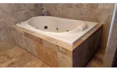 Spacious home with stunning ocean views