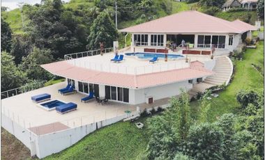 Spacious home with stunning ocean views