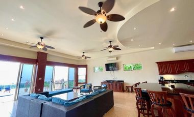 Spacious home with stunning ocean views