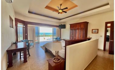 Spacious home with stunning ocean views