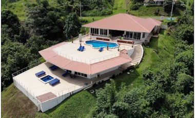 Spacious home with stunning ocean views