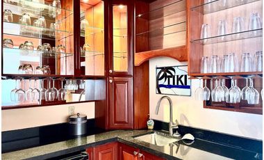 Spacious home with stunning ocean views