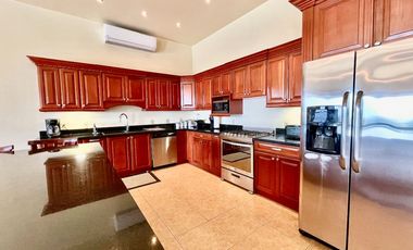 Spacious home with stunning ocean views