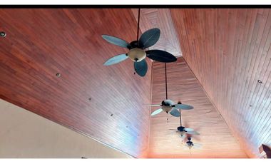 Spacious home with stunning ocean views