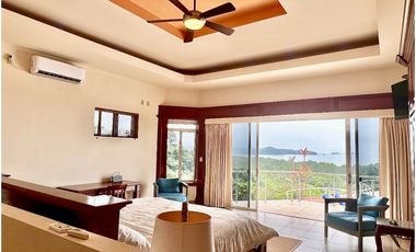 Spacious home with stunning ocean views