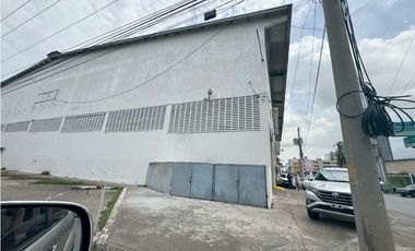 GALERA COMERCIAL EN BELLA VISTA