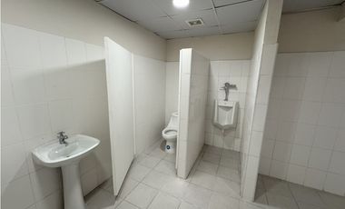 GALERA COMERCIAL EN BELLA VISTA