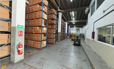 GALERA COMERCIAL EN BELLA VISTA