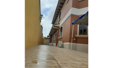 Melissa Foster Luxury Vende Casa en Costa Sur-El Doral MF882