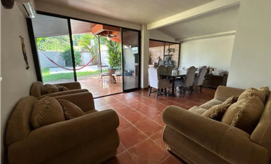 Melissa Foster Luxury Vende Casa en Villa Zaita MF918
