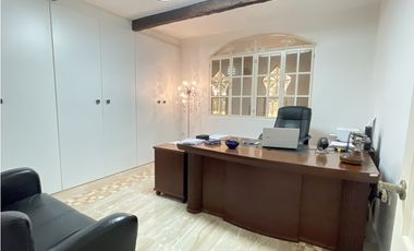 SE VENDE CASA EN CERRO AZUL