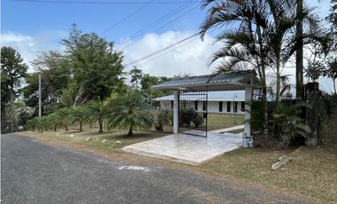 SE VENDE CASA EN CERRO AZUL