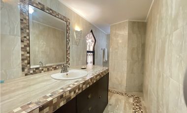 SE VENDE CASA EN CERRO AZUL