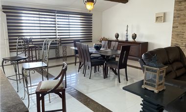 SE VENDE CASA EN CERRO AZUL