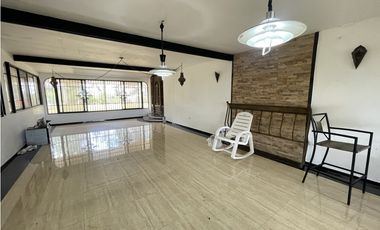 SE VENDE CASA EN CERRO AZUL