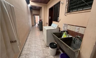 SE VENDEN DOS CASAS EN BETANIA