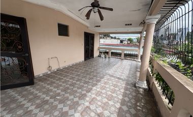 SE VENDEN DOS CASAS EN BETANIA