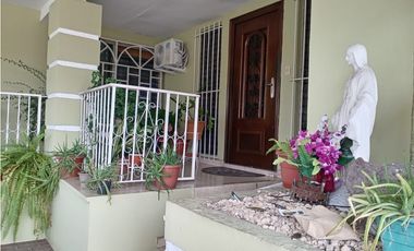 Casa en venta  Urbanización Chanis, Parque Lefevre