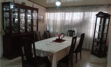 Casa en venta  Urbanización Chanis, Parque Lefevre